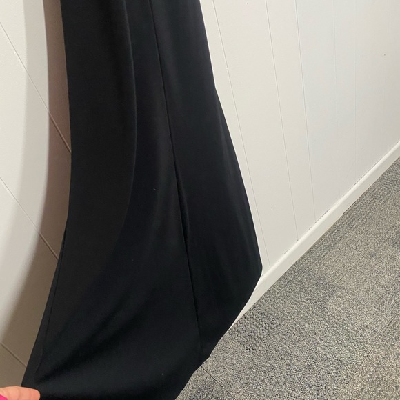 Gorgeous Black Gown - Picture 2 of 5